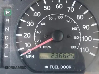 1999 Toyota Sienna LE with VIN 4T3ZF13C1XU097653, listed as a IAAI auction lot 41765274 with 236,625 mi miles. Bid and sale history available at carsss.com. Image 7.