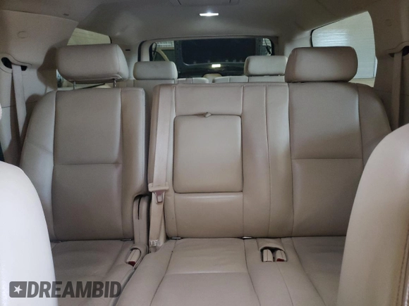 2008 Cadillac Escalade ESV z VIN 1GYFK66858R184955, wystawiony jako Copart lot #55686375 z przebiegiem 184 426 mil mil oraz Czysty tytuł • Clean title. Historia ofert i sprzedaży dostępna na DreamBid. Obrazek 10.