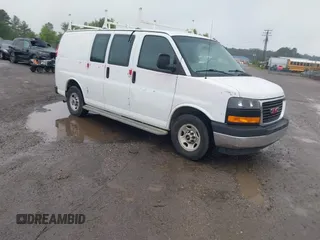 2017 GMC Savana Cargo z VIN 1GTW7AFF3H1903983, wystawiony jako IAAI lot #42369550 z przebiegiem 112 140 mil mil oraz . Historia ofert i sprzedaży dostępna na DreamBid. Obrazek 1.