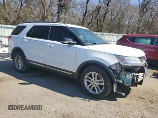 2017 Ford Explorer XLT with VIN 1FM5K7D88HGD78042, listed as a Copart auction lot 48371795 with 134,202 mi miles and Salvage Title. Bid and sale history available at carsss.com. Image 4.
