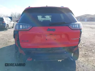 2019 Jeep Cherokee Trailhawk Elite with VIN 1C4PJMBX3KD217437, listed as a IAAI auction lot 41448614 with 85,889 mi miles. Bid and sale history available at carsss.com. Image 21.