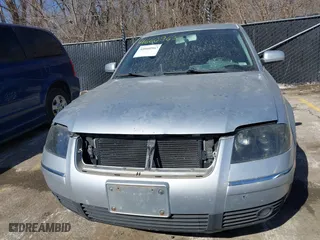 2003 Volkswagen Passat GLS with VIN WVWPD63B13P252578, listed as a IAAI auction lot 41660963 with 151,253 mi miles. Bid and sale history available at carsss.com. Image 6.