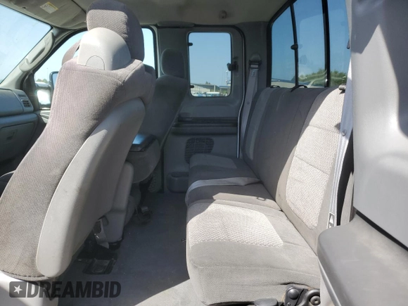 2003 Ford F-250 XL с VIN 1FTNX20L93EA98198, выставлен на аукционе Copart как лот 54366535 с пробегом 210 204 миль миль и Списание • Salvage title. История ставок и продаж доступна на DreamBid. Изображение 10.