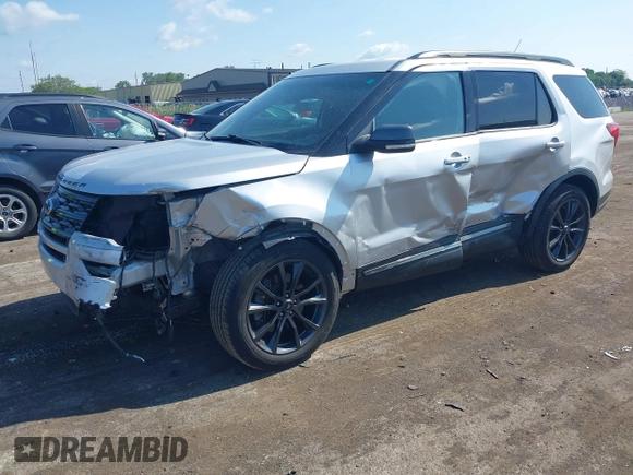 2019 Ford Explorer XLT z VIN 1FM5K8D83KGA27455, wystawiony jako IAAI lot #42468757 z przebiegiem 36 109 mil mil oraz . Historia ofert i sprzedaży dostępna na DreamBid. Obrazek 17.