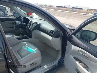 2009 Lexus LS 460 с VIN JTHCL46F095001574, выставлен на аукционе IAAI как лот 42115283 с пробегом 123 944 миль миль и . История ставок и продаж доступна на DreamBid. Изображение 5.