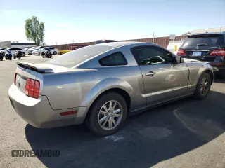 2008 Ford Mustang Deluxe with VIN 1ZVHT80N585136950, listed as a Copart auction lot 62778165 with 140,395 mi miles and Clean title. Bid and sale history available at DreamBid. Image 3.