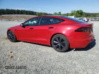 2022 Tesla Model S z VIN 5YJSA1E52NF493799, wystawiony jako Copart lot #53256075 z przebiegiem 34 479 mil mil oraz Szkoda całkowita • Salvage title. Historia ofert i sprzedaży dostępna na DreamBid. Obrazek 2.