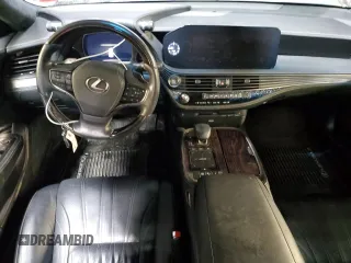 2021 Lexus LS with VIN JTHD51GFXM5008648, listed as a Copart auction lot 82641634 with 37,009 mi miles and Salvage Title. Bid and sale history available at carsss.com. Image 8.