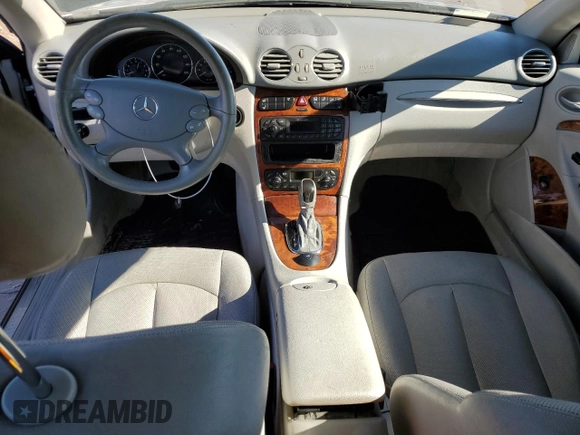 2004 Mercedes-Benz CLK 320 z VIN WDBTK65G44T019718, wystawiony jako Copart lot #79489734 z przebiegiem 206 148 mil mil oraz Szkody całkowita. Historia ofert i sprzedaży dostępna na DreamBid. Obrazek 8.