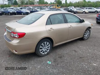 2013 Toyota Corolla L with VIN 2T1BU4EE8DC018511, listed as a IAAI auction lot 42174227 with 158,939 mi miles. Bid and sale history available at carsss.com. Image 4.