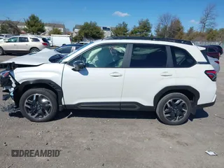 2025 Subaru Forester Limited с VIN JF2SLDNC1SH413674, выставлен на аукционе IAAI как лот 41735908 с пробегом 10 713 миль миль и . История ставок и продаж доступна на DreamBid. Изображение 14.
