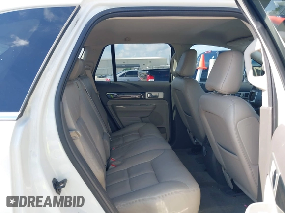 2009 Lincoln MKX with VIN 2LMDU68CX9BJ07222, listed as a IAAI auction lot 40805784 with 198,043 mi miles. Bid and sale history available at carsss.com. Image 8.