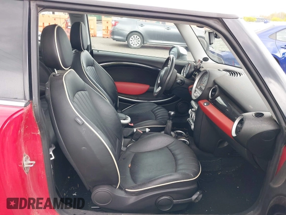 2008 MINI Hardtop S with VIN WMWMF73538TT89756, listed as a IAAI auction lot 41907020 with 139,789 mi miles and . Bid and sale history available at DreamBid. Image 5.