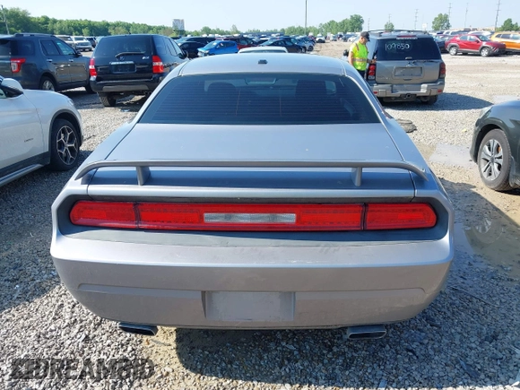 2014 Dodge Challenger R/T z VIN 2C3CDYBT9EH139932, wystawiony jako IAAI lot #42261252 z przebiegiem 95 241 mil mil oraz . Historia ofert i sprzedaży dostępna na DreamBid. Obrazek 17.