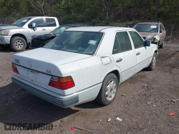1993 Mercedes-Benz 300 with VIN WDBEA28E0PB988831, listed as a IAAI auction lot 41790609 with 197,915 mi miles and . Bid and sale history available at DreamBid. Image 4.
