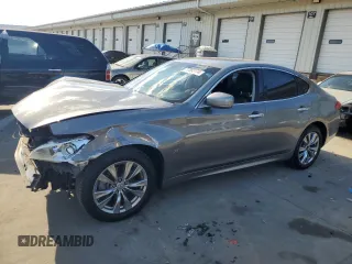2014 Infiniti Q70 z VIN JN1BY1AR3EM320274, wystawiony jako Copart lot #77555174 z przebiegiem 85 600 mil mil oraz Szkoda całkowita • Salvage title. Historia ofert i sprzedaży dostępna na DreamBid. Obrazek 1.