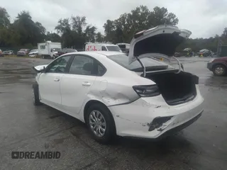 2021 Kia Forte LXS z VIN 3KPF24AD1ME353552, wystawiony jako IAAI lot #34636375 z przebiegiem 15 570 mil mil oraz . Historia ofert i sprzedaży dostępna na DreamBid. Obrazek 3.