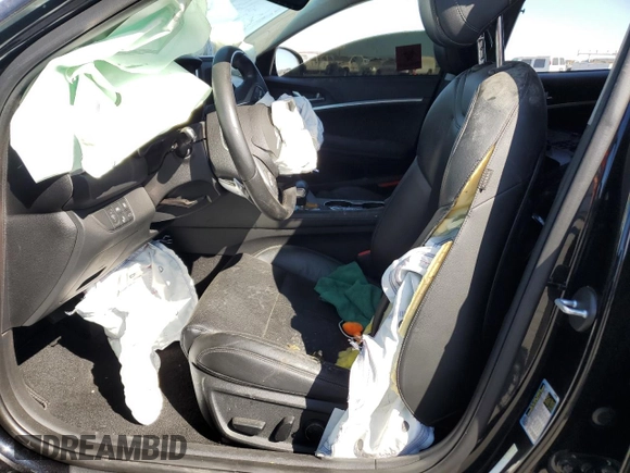 2020 Genesis G70 2.0T with VIN KMTG64LA6LU053311, listed as a Copart auction lot 71866084 with 37,754 mi miles and Salvage title. Bid and sale history available at DreamBid. Image 7.
