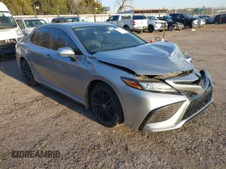 2021 Toyota Camry XSE z VIN 4T1K61AKXMU575620, wystawiony jako IAAI lot #41765453 z przebiegiem 71 947 mil mil oraz . Historia ofert i sprzedaży dostępna na DreamBid. Obrazek 1.