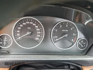 2014 BMW 3 Series 328d xDrive с VIN WBA3D5C56EKX95067, выставлен на аукционе Copart как лот 55664135 с пробегом Не указан миль и Чистый • Clean title. История ставок и продаж доступна на DreamBid. Изображение 9.