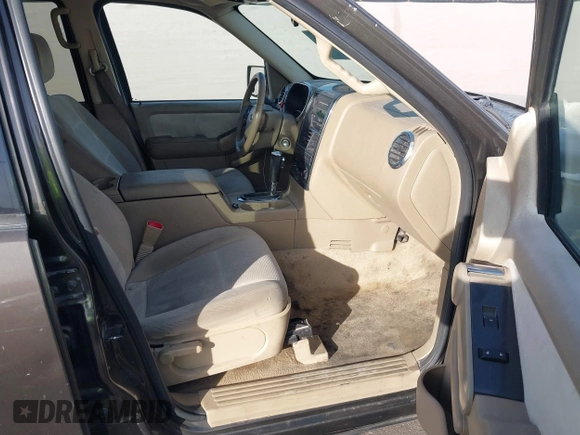 2007 Ford Explorer XLT with VIN 1FMEU63E87UA62040, listed as a IAAI auction lot 41013155 with 156,042 mi miles and . Bid and sale history available at DreamBid. Image 5.