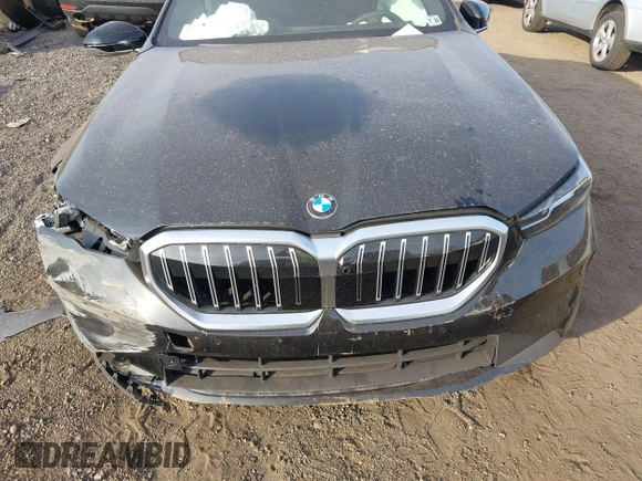 2024 BMW 5 Series 540i xDrive with VIN WBA63FJ08RCS79869, listed as a IAAI auction lot 40786364 with 4,900 mi miles. Bid and sale history available at carsss.com. Image 6.