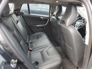 2015 Volvo V60 T5 Drive-E Premier z VIN YV140MEB2F1207148, wystawiony jako Copart lot #51272145 z przebiegiem 114 374 mil mil oraz Szkody całkowita. Historia ofert i sprzedaży dostępna na DreamBid. Obrazek 10.