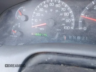 2000 Ford F-150 XL z VIN 1FTRX18L6YKB06492, wystawiony jako IAAI lot #42058110 z przebiegiem 169 217 mil mil oraz . Historia ofert i sprzedaży dostępna na DreamBid. Obrazek 7.