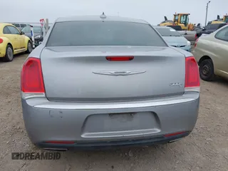 2015 Chrysler 300 C with VIN 2C3CCAEG0FH779540, listed as a IAAI auction lot 41542982 with 211,348 mi miles and . Bid and sale history available at carsss.com. Image 20.