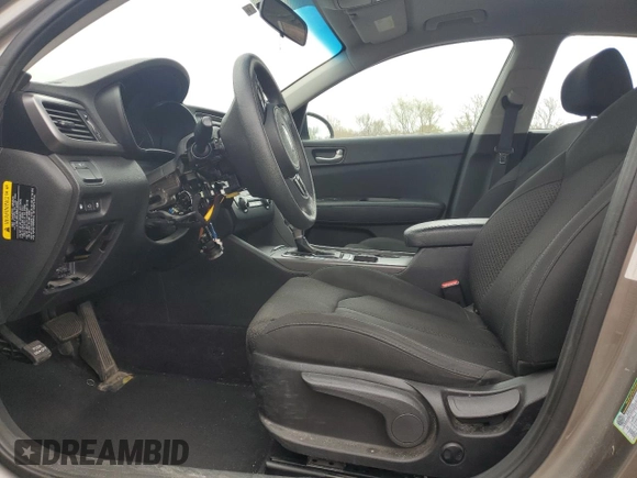 2016 Kia Optima LX z VIN 5XXGT4L3XGG104667, wystawiony jako Copart lot #53968815 z przebiegiem 82 417 mil mil oraz Szkoda całkowita • Salvage title. Historia ofert i sprzedaży dostępna na DreamBid. Obrazek 7.