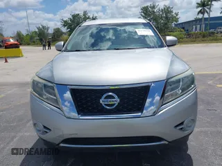 2016 Nissan Pathfinder SV with VIN 5N1AR2MN5GC647848, listed as a IAAI auction lot 42178328 with 155,942 mi miles. Bid and sale history available at carsss.com. Image 12.