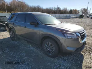 2024 Nissan Pathfinder S z VIN 5N1DR3AC1RC251201, wystawiony jako Copart lot #84238104 z przebiegiem 867 mil mil oraz Nie do naprawy • Non repairable. Historia ofert i sprzedaży dostępna na DreamBid. Obrazek 4.