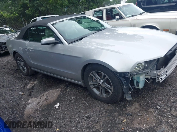 2014 Ford Mustang V6 with VIN 1ZVBP8EM3E5231996, listed as a IAAI auction lot 42537352 with 149,242 mi miles and . Bid and sale history available at DreamBid. Image 1.
