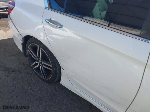 2017 Honda Accord Sedan Sport SE with VIN 1HGCR2F1XHA159579, listed as a IAAI auction lot 41667239 with 156,393 mi miles. Bid and sale history available at carsss.com. Image 6.