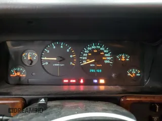1996 Jeep Grand Cherokee Limited with VIN 1J4GZ78S5TC210710, listed as a Copart auction lot 81307904 with 285,169 mi miles and Salvage Title. Bid and sale history available at carsss.com. Image 9.