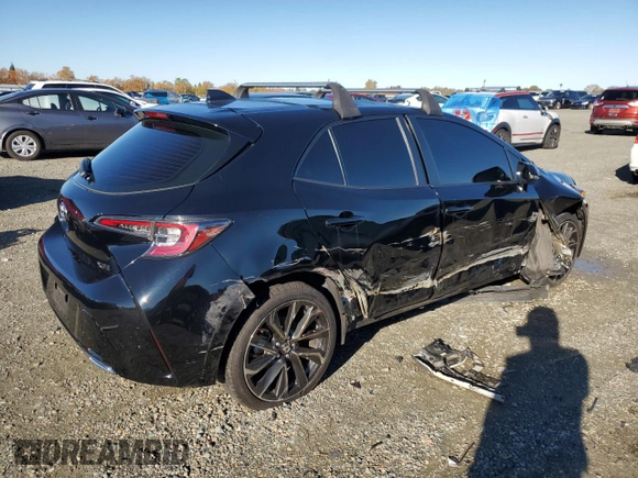 2020 Toyota Corolla Hatchback XSE with VIN JTNC4RBE7L3099400, listed as a Copart auction lot 82152384 with 60,695 mi miles and Salvage Title. Bid and sale history available at carsss.com. Image 3.