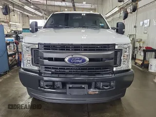2019 Ford F-250 XL with VIN 1FT7X2B60KED15782, listed as a IAAI auction lot 42840321 with 119,106 mi miles and . Bid and sale history available at DreamBid. Image 26.