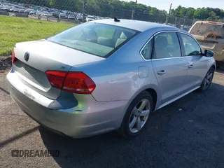 2012 Volkswagen Passat SE с VIN 1VWBH7A31CC060209, выставлен на аукционе IAAI как лот 42300402 с пробегом 92 024 миль миль и . История ставок и продаж доступна на DreamBid. Изображение 4.