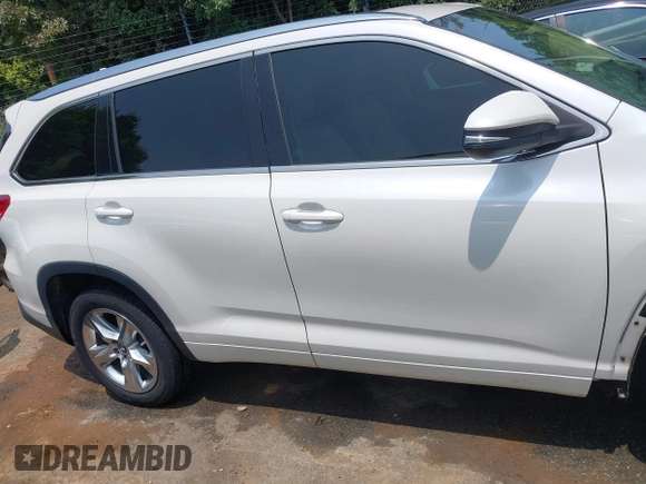 2017 Toyota Highlander Limited with VIN 5TDYZRFH6HS190177, listed as a IAAI auction lot 42398981 with 159,583 mi miles and . Bid and sale history available at DreamBid. Image 13.