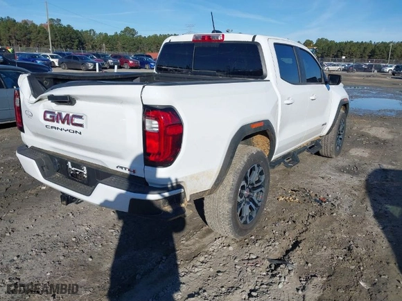 2024 GMC Canyon 4WD AT4 with VIN 1GTP6DEK6R1236187, listed as a IAAI auction lot 41041529 with 2,788 mi miles. Bid and sale history available at carsss.com. Image 4.
