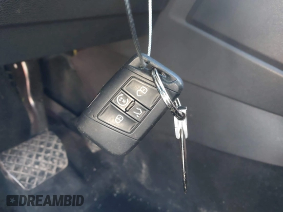 2019 Volkswagen Tiguan SE with VIN 3VV3B7AX9KM135037, listed as a IAAI auction lot 41527344 with 146,630 mi miles and . Bid and sale history available at DreamBid. Image 11.