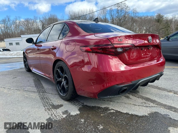 2020 Alfa Romeo Giulia Ti Sport z VIN ZARFAMBN7L7626380, wystawiony jako Copart lot #47583435 z przebiegiem 63 898 mil mil oraz Czysty tytuł • Clean title. Historia ofert i sprzedaży dostępna na DreamBid. Obrazek 2.