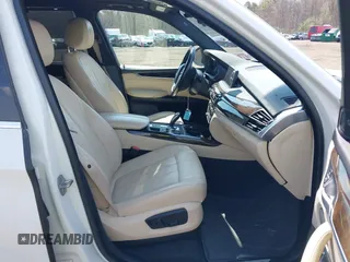 2017 BMW X5 xDrive35i z VIN 5UXKR0C34H0X77778, wystawiony jako IAAI lot #42005329 z przebiegiem 169 587 mil mil oraz . Historia ofert i sprzedaży dostępna na DreamBid. Obrazek 5.