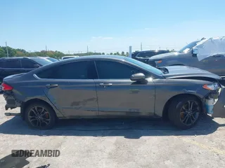 2018 Ford Fusion SE with VIN 3FA6P0HD6JR255644, listed as a IAAI auction lot 42021447 with 122,022 mi miles. Bid and sale history available at carsss.com. Image 14.