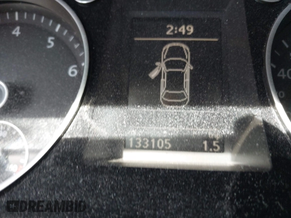 2013 Volkswagen CC Sport with VIN WVWBP7AN0DE523261, listed as a IAAI auction lot 42106039 with 136,105 mi miles. Bid and sale history available at carsss.com. Image 7.