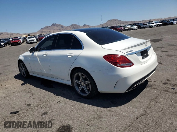2016 Mercedes-Benz C 300 Luxury z VIN 55SWF4KB6GU138229, wystawiony jako Copart lot #55850125 z przebiegiem 122 107 mil mil oraz Szkoda całkowita • Salvage title. Historia ofert i sprzedaży dostępna na DreamBid. Obrazek 2.