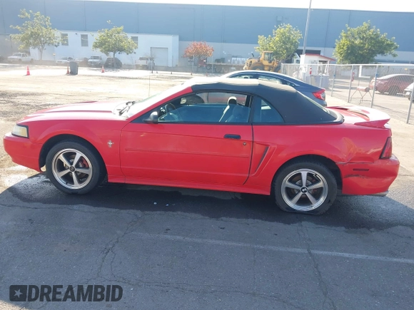 2000 Ford Mustang with VIN 1FAFP4444YF198834, listed as a IAAI auction lot 40780129 with 189,915 mi miles. Bid and sale history available at carsss.com. Image 14.