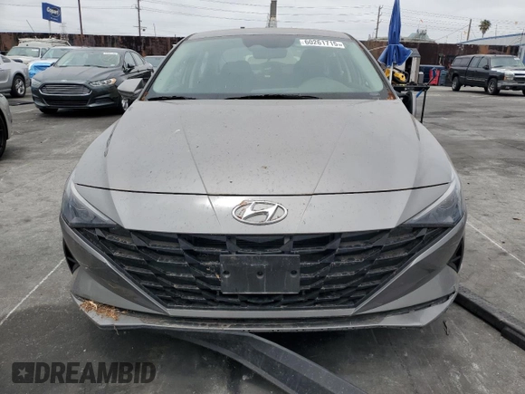 2022 Hyundai Elantra Blue z VIN KMHLM4AJ1NU017532, wystawiony jako Copart lot #60261715 z przebiegiem 31 844 mil mil oraz Czysty tytuł • Clean title. Historia ofert i sprzedaży dostępna na DreamBid. Obrazek 5.