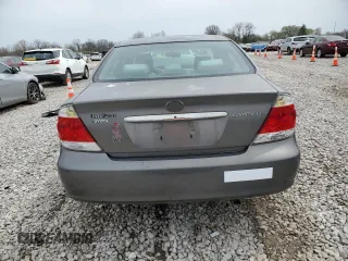 2006 Toyota Camry STD z VIN 4T1BE32K16U725548, wystawiony jako Copart lot #52083245 z przebiegiem Nie podano mil oraz Szkoda całkowita • Salvage title. Historia ofert i sprzedaży dostępna na DreamBid. Obrazek 6.