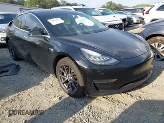 2018 Tesla Model 3 Long Range Battery z VIN 5YJ3E1EA6JF069901, wystawiony jako IAAI lot #42054027 z przebiegiem 78 007 mil mil oraz . Historia ofert i sprzedaży dostępna na DreamBid. Obrazek 1.
